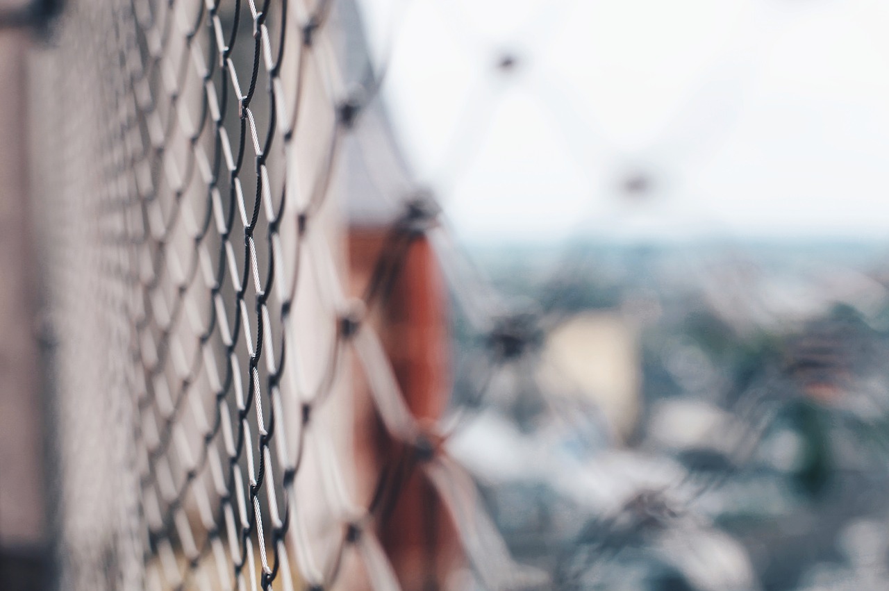 Image - wire fence blur