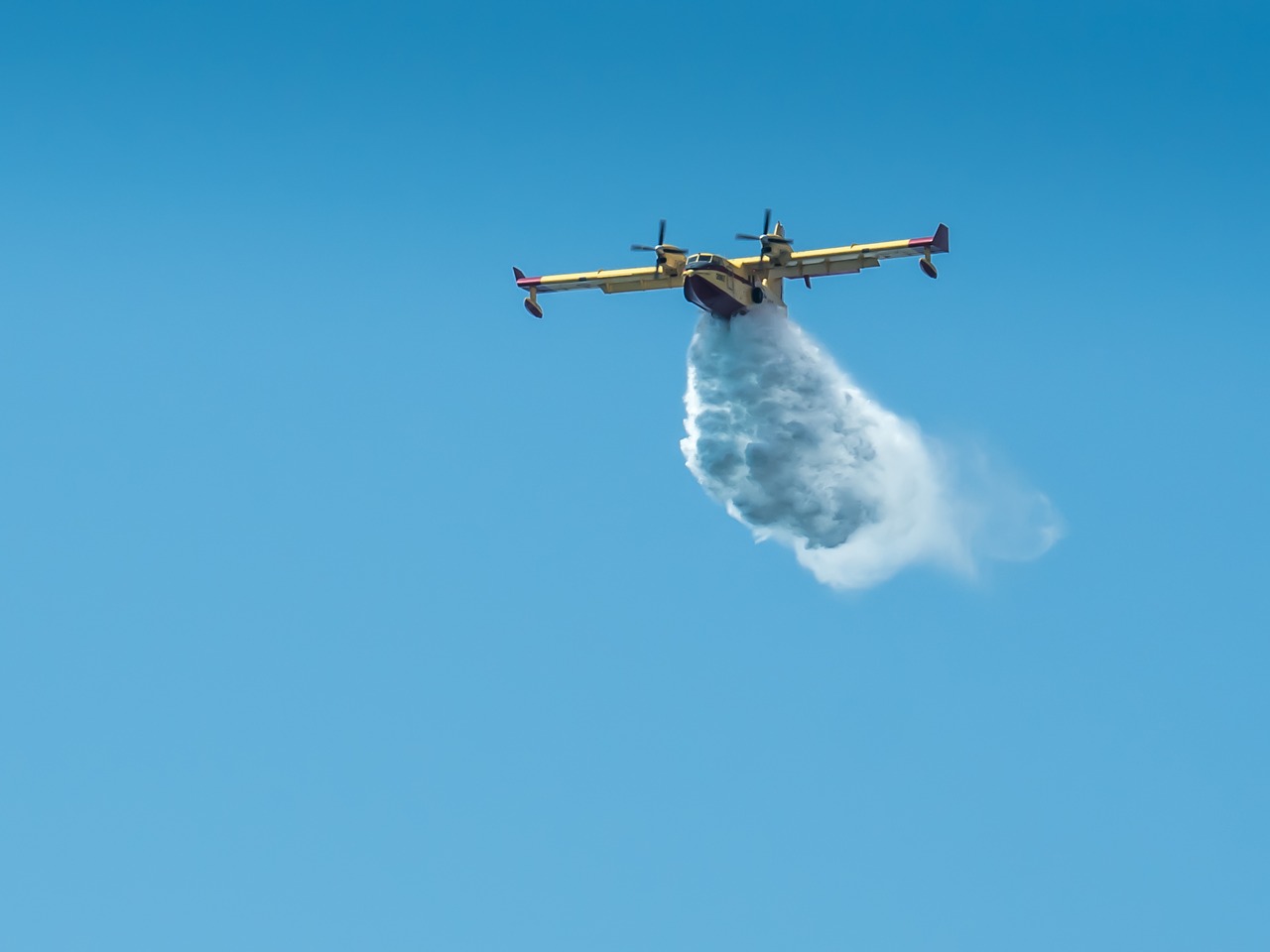 Image - air festival flight aircraft smoke