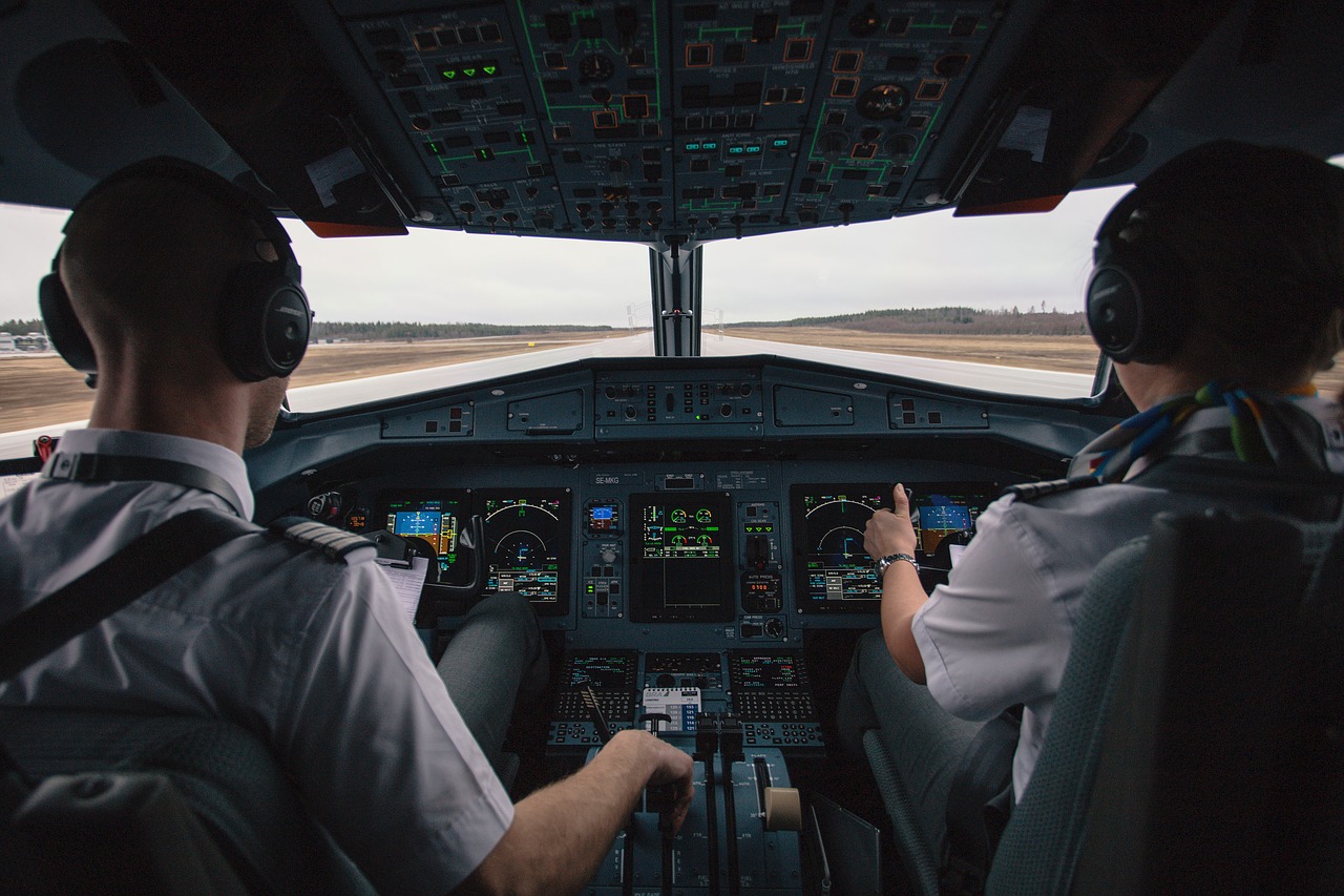 Image - cockpit pilot people men airplane