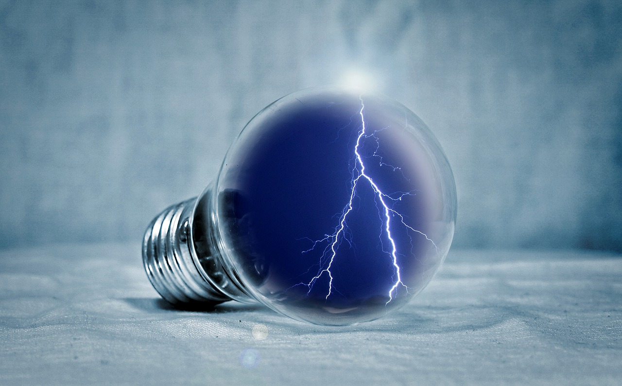 Image - light bulb light pear flash energy