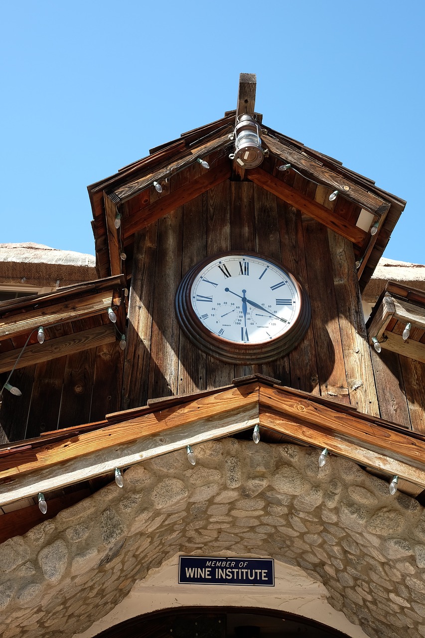 Image - clock tower retro white