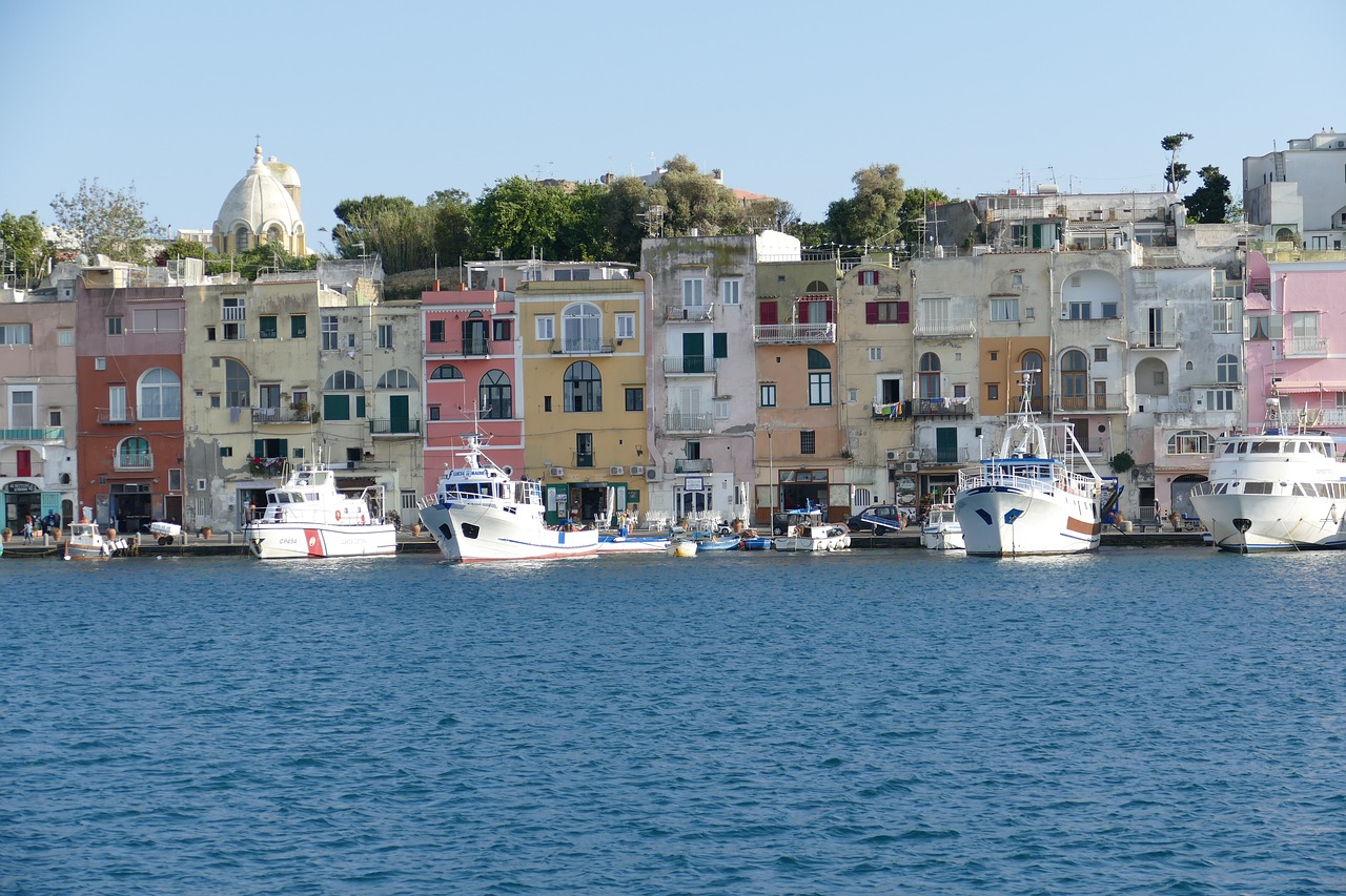Image - procida ischia italy old town