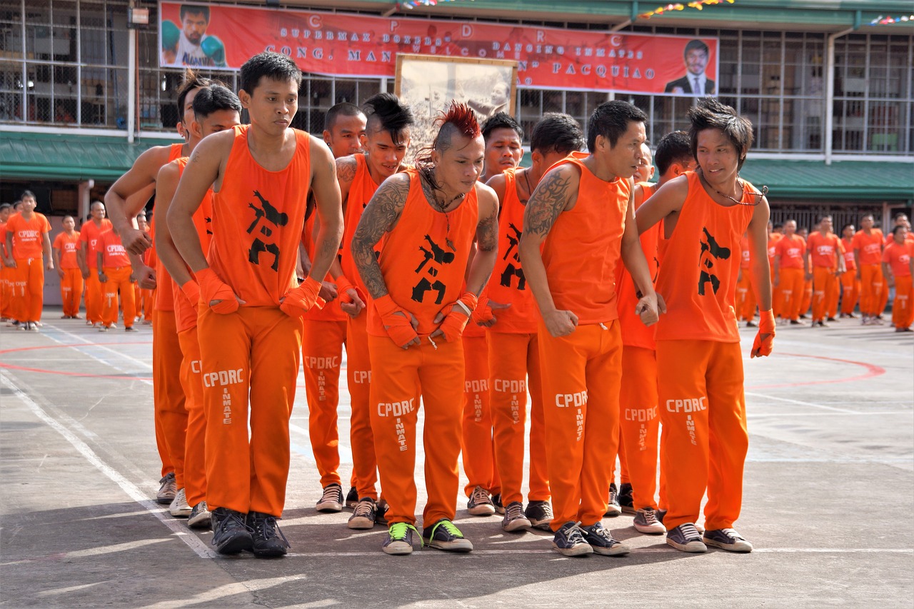 Image - filipino prisoners dance dancing