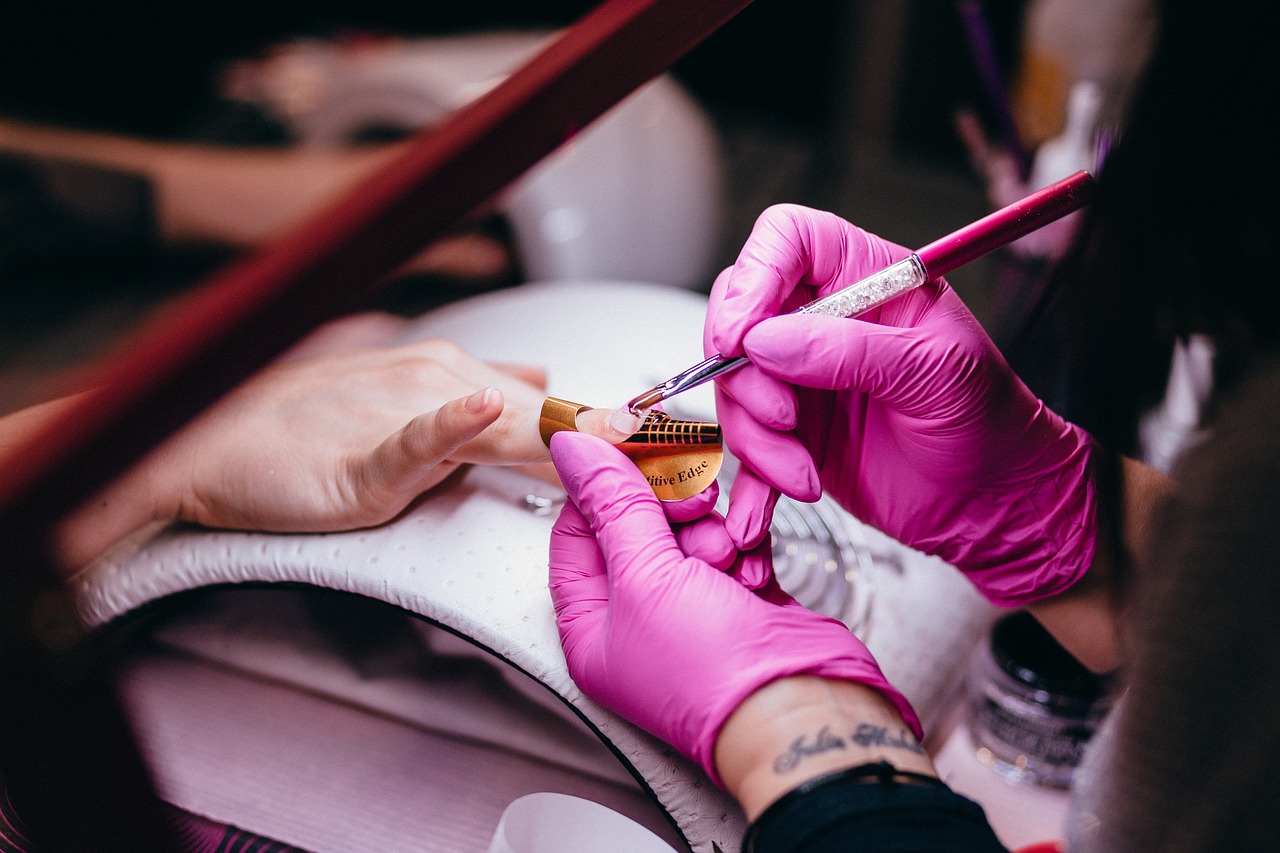 Image - people hands manicure cuticle