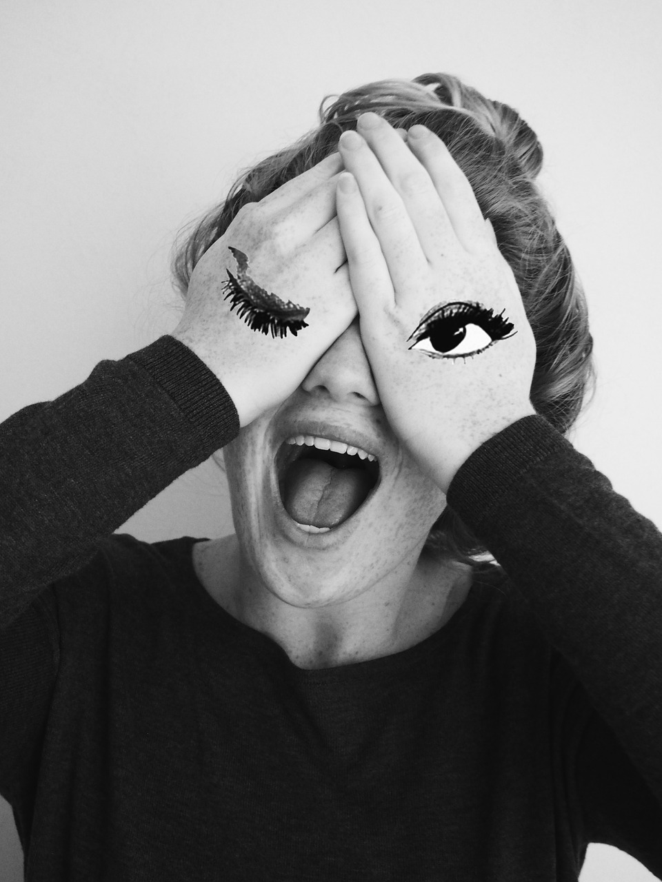 Image - people girl hands makeup paint