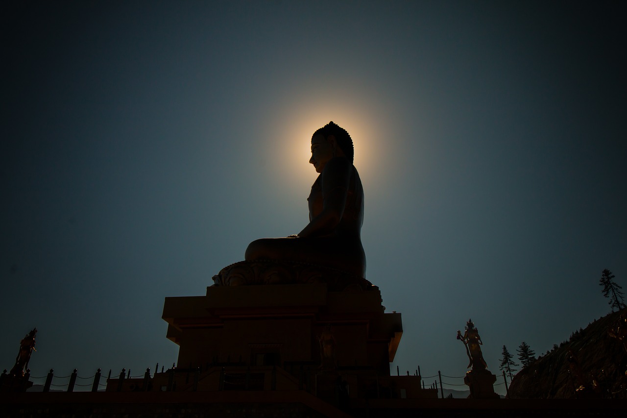 Image - statue buddha light dark night