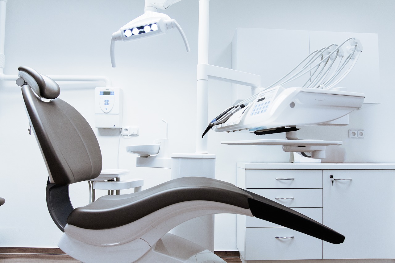 Image - chair dentist dental clinic teeth