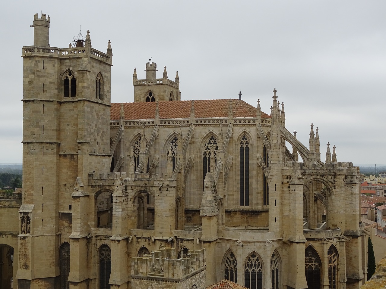 Image - cathedral narbonne buildings