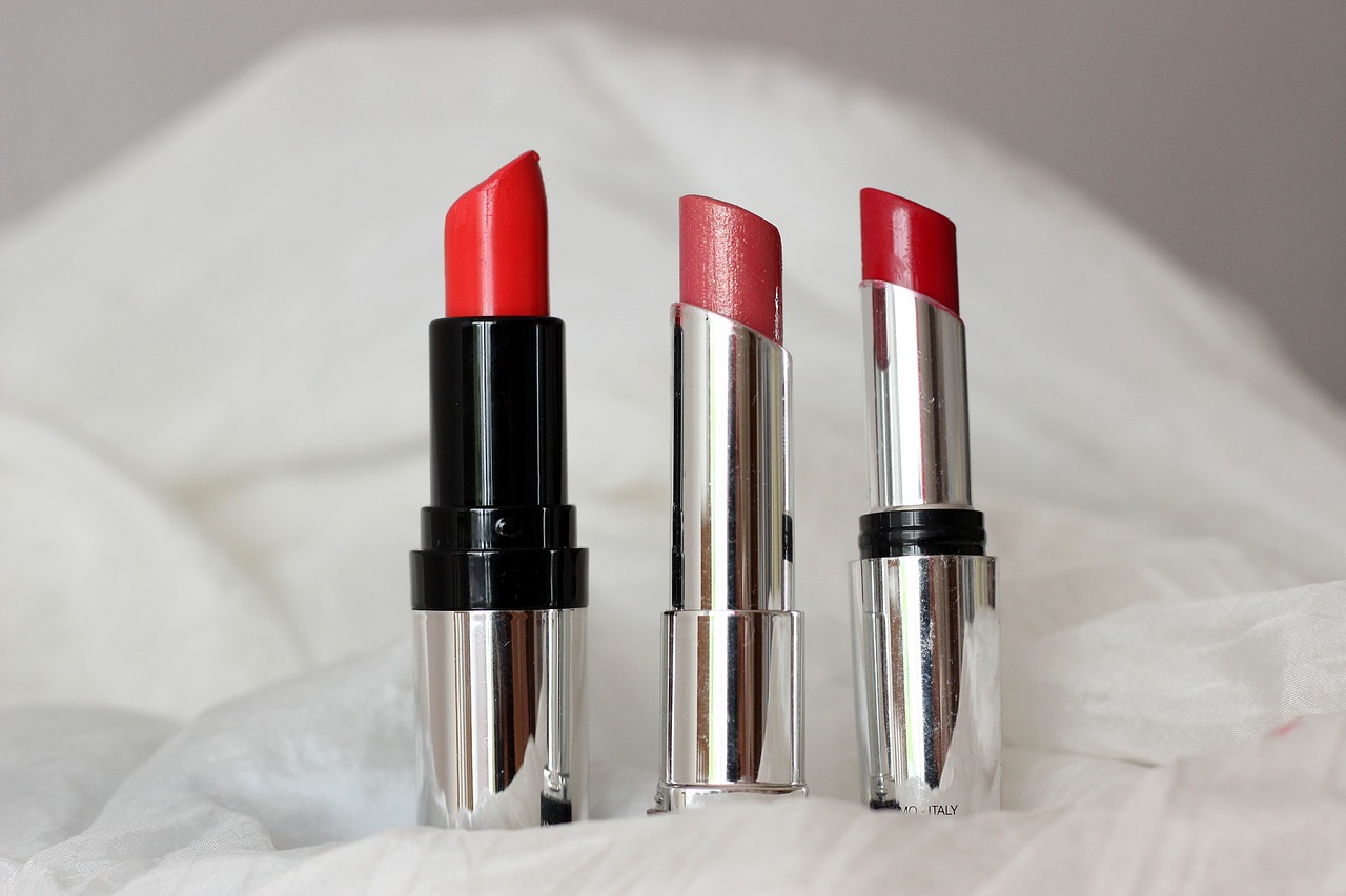 Image - lipstick red shades of red