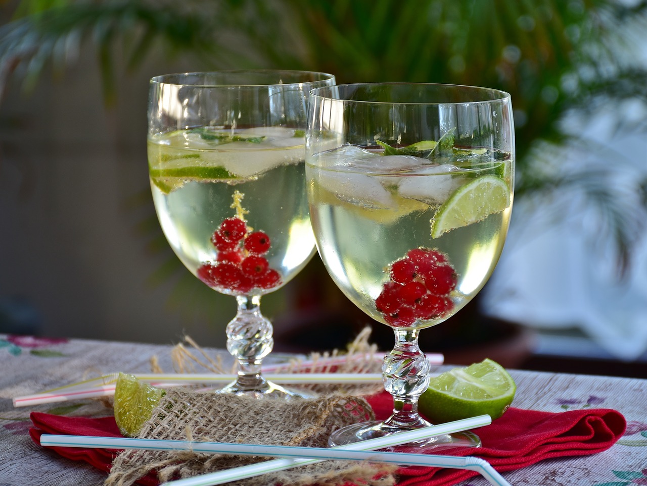 Image - cocktail prosecco lime drink