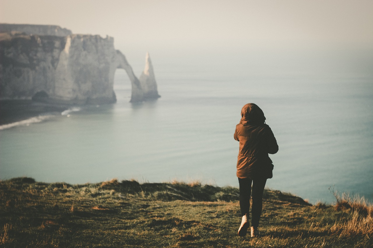 Image - people girl travel alone green