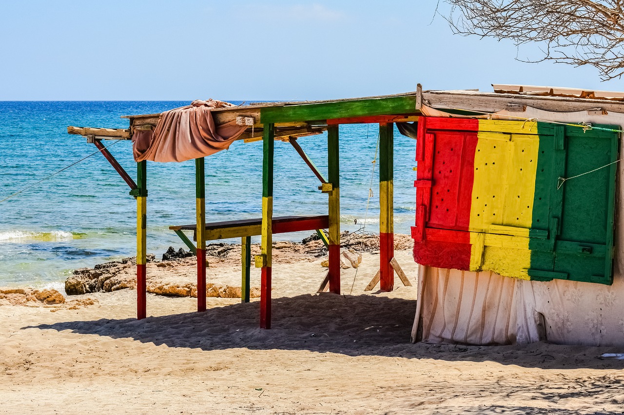 Image - shed improvised wooden decaying