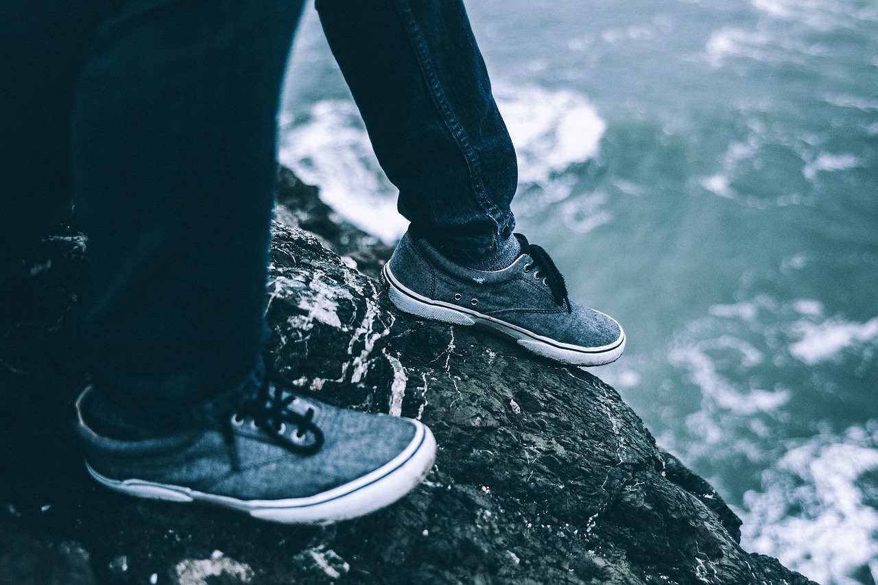 Image - people man shoes sole water ocean