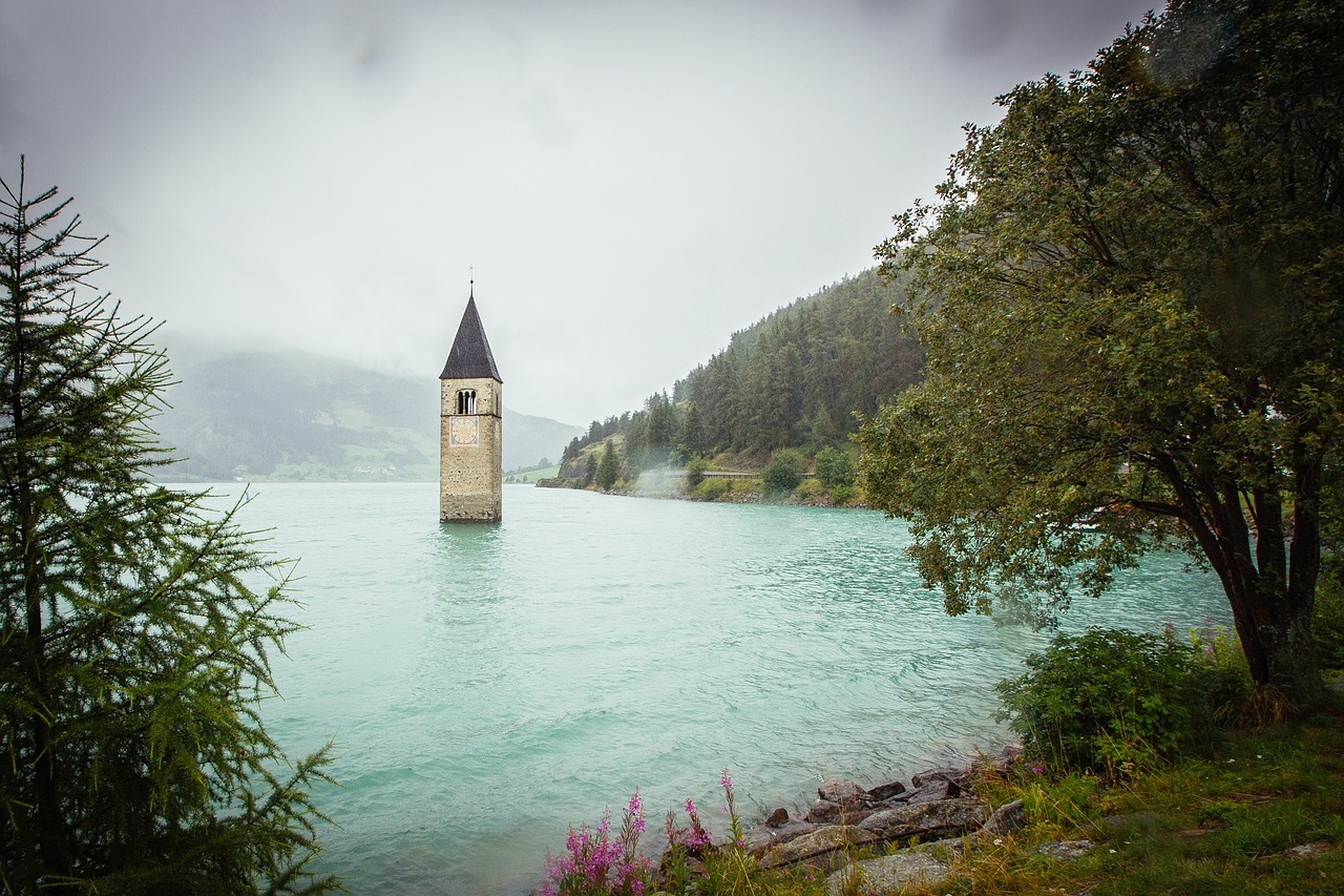 Image - water valley river lighthouse