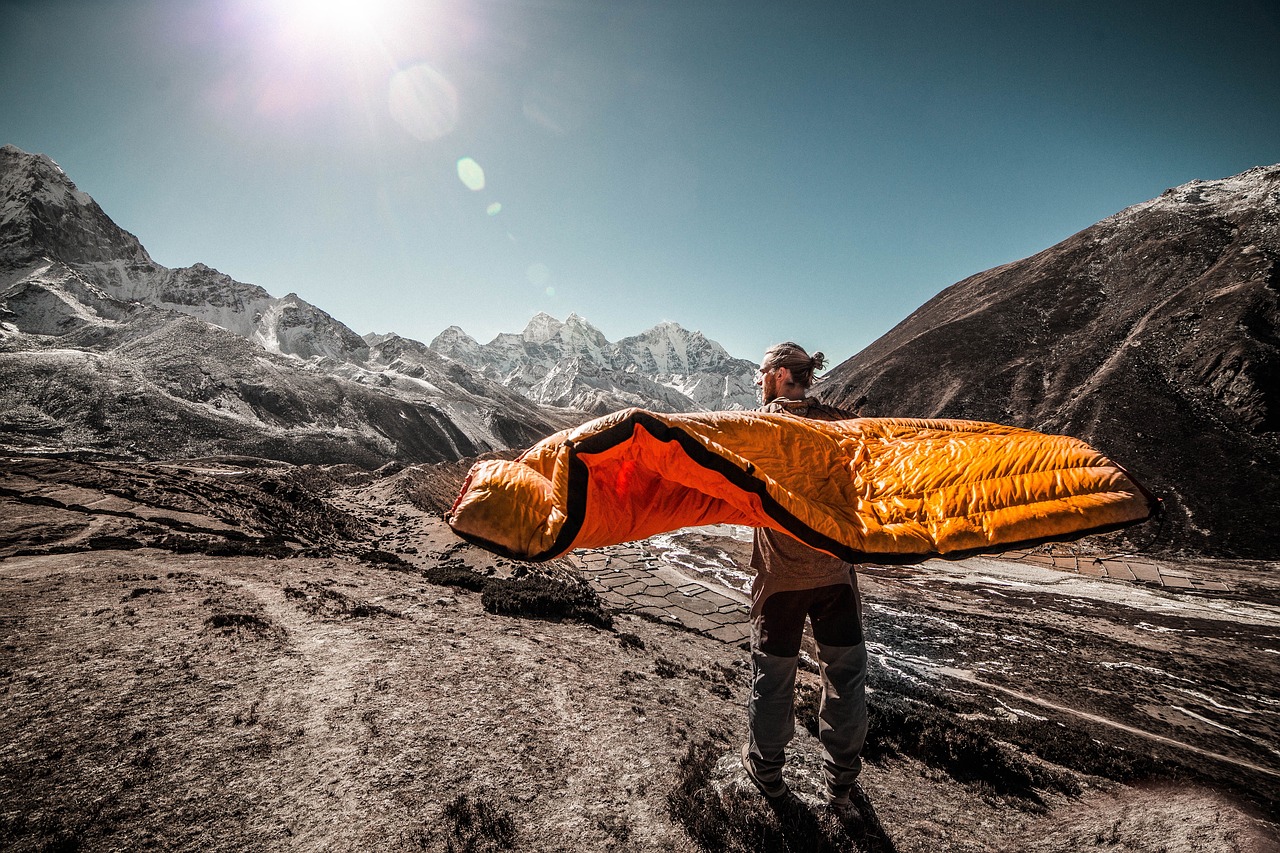 Image - people man travel adventure bed
