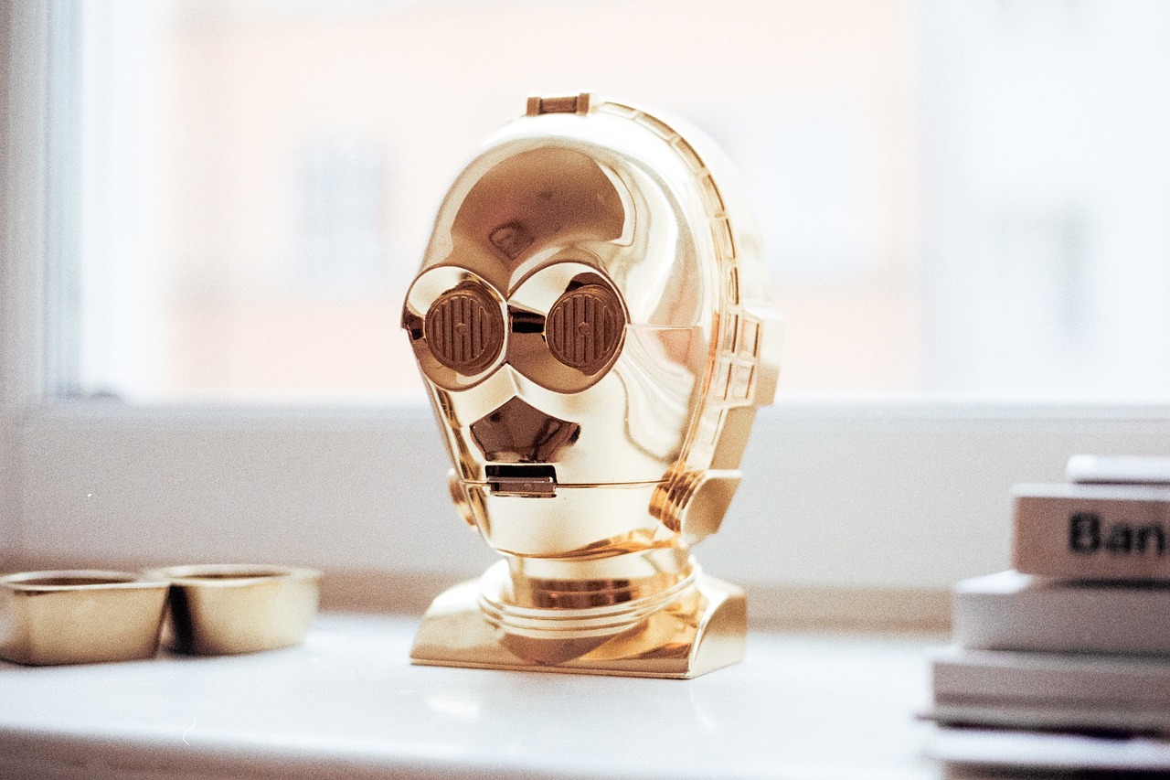 Image - robot gold decoration art table