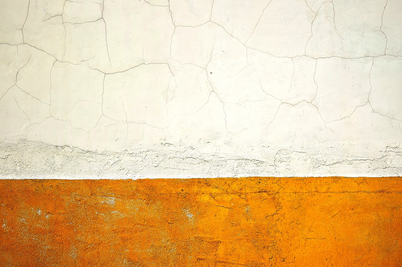 Image - wall cracks white yellow damage