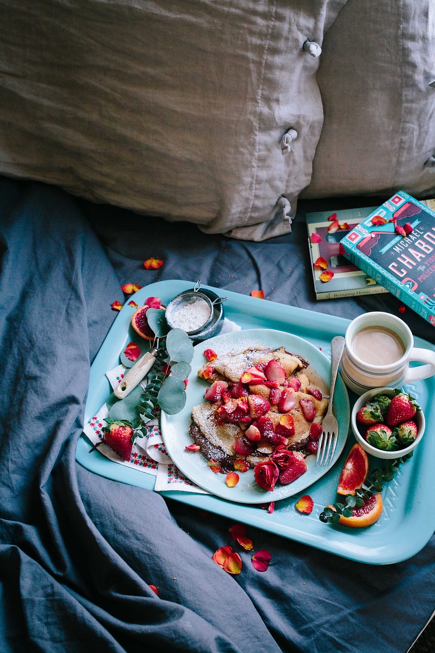 Image - breakfast pancake strawberries tray