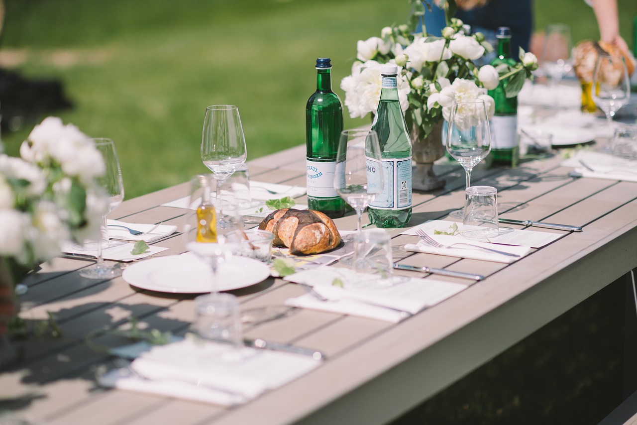 Image - table wood wine flower white vase