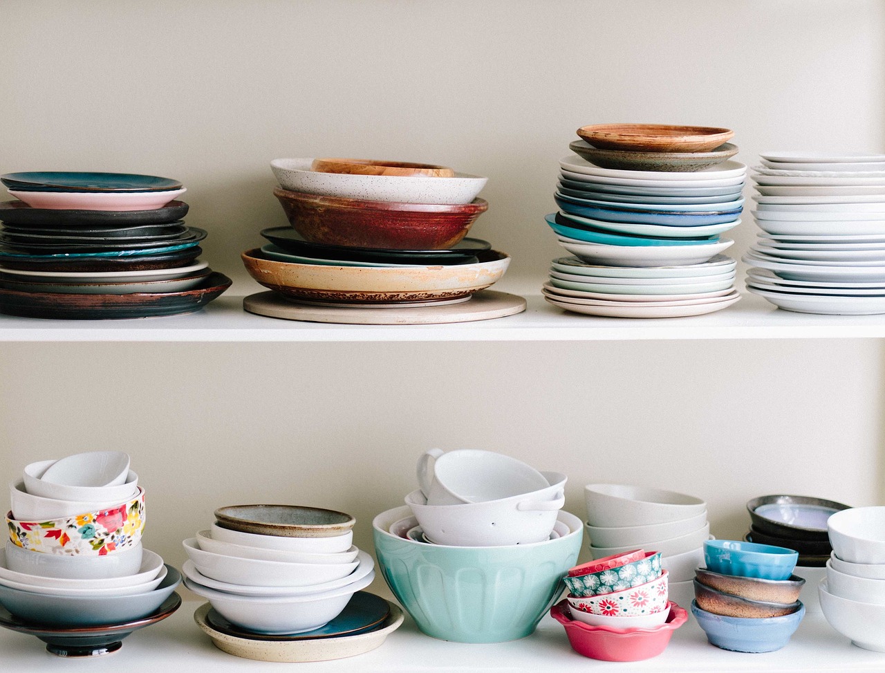 Image - plates utensils cabinet bowls