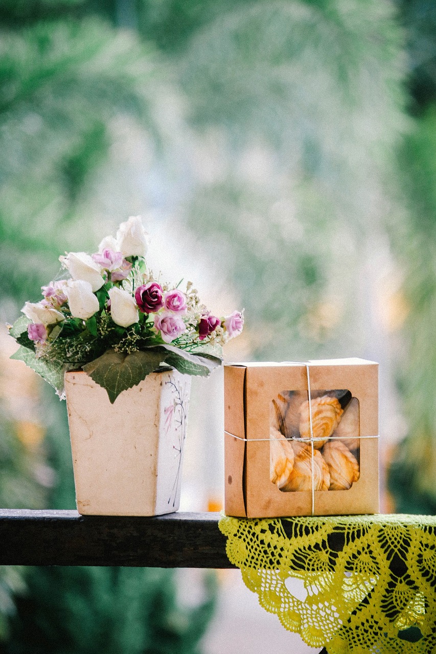 Image - gift box cookie food flower vase