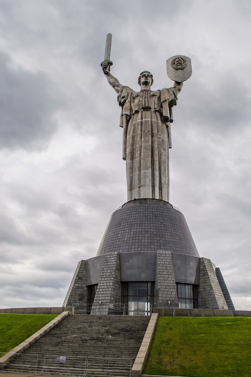 Image - monument birthplace mother woman