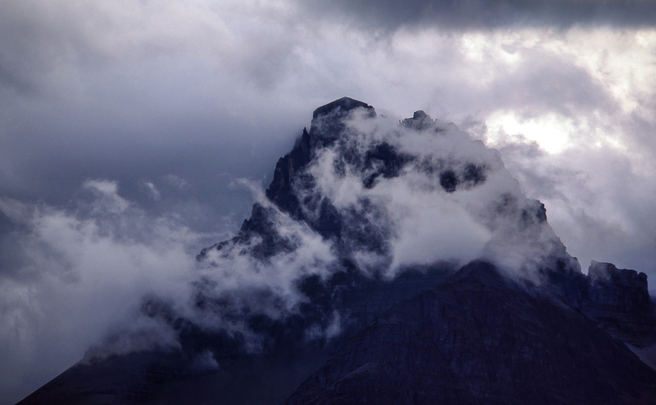 Image - cloud fog hill mountain highland