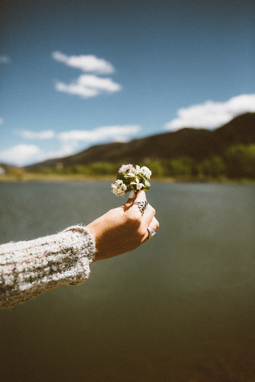 Image - hand ring flower blur nature