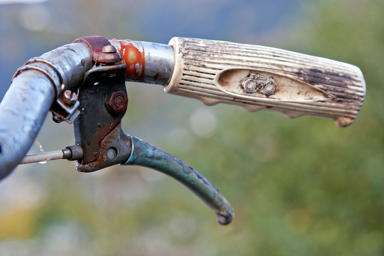 Image - bicycle rusty old bokeh handle