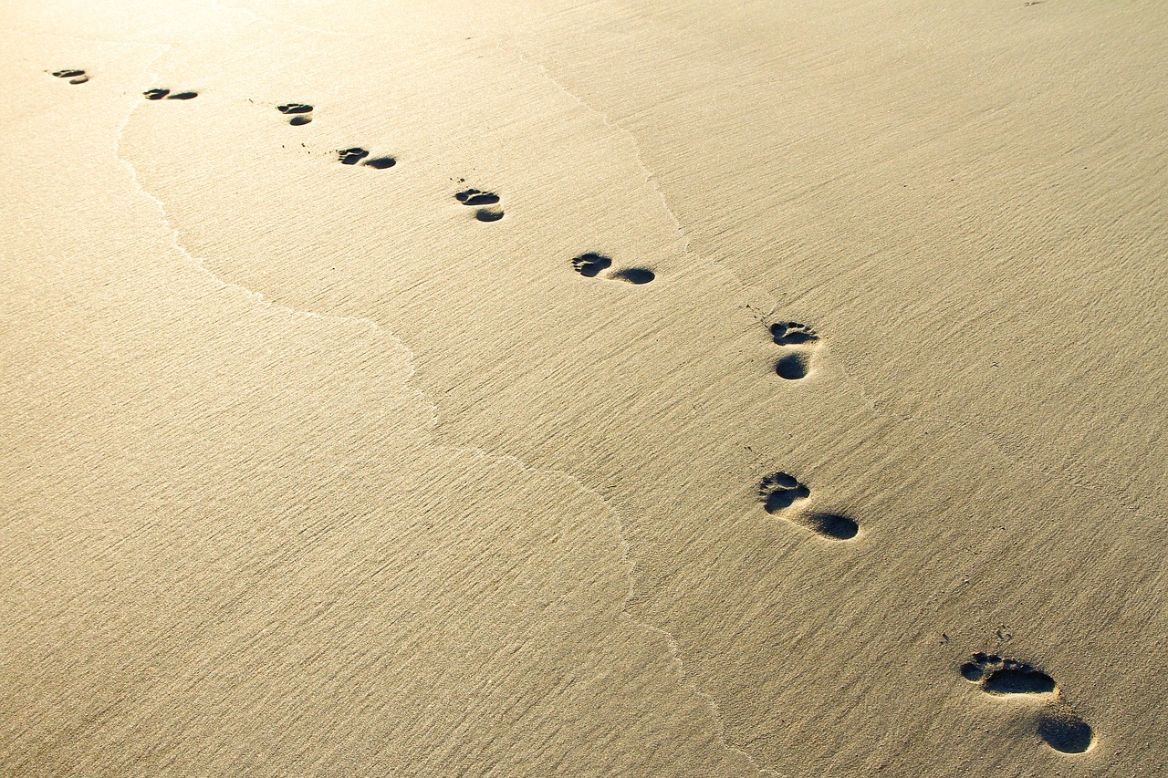 Image - sand beach sunrise footprints