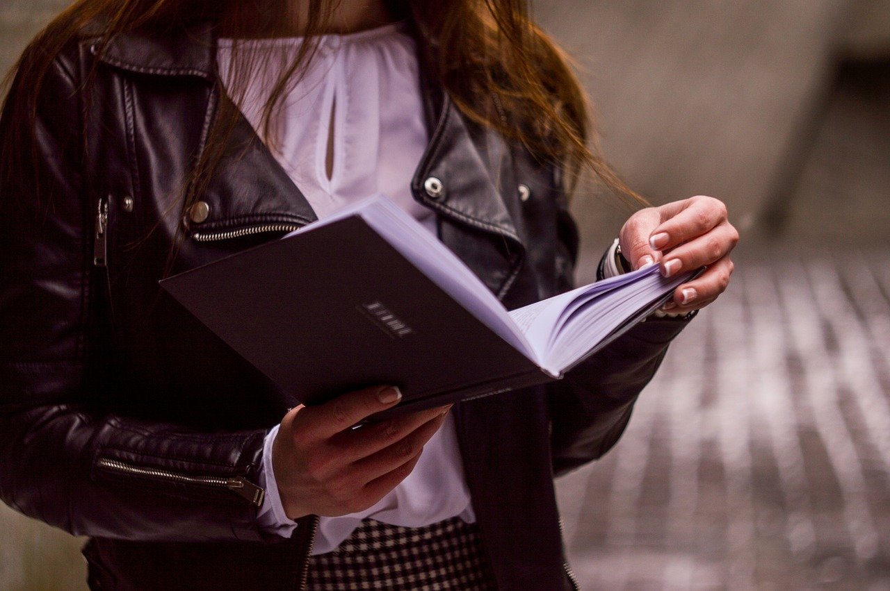 Image - people girl female woman reading