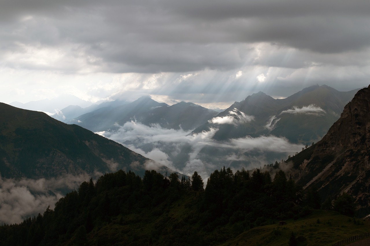 Image - sunbeam ladurns edelweiss hut