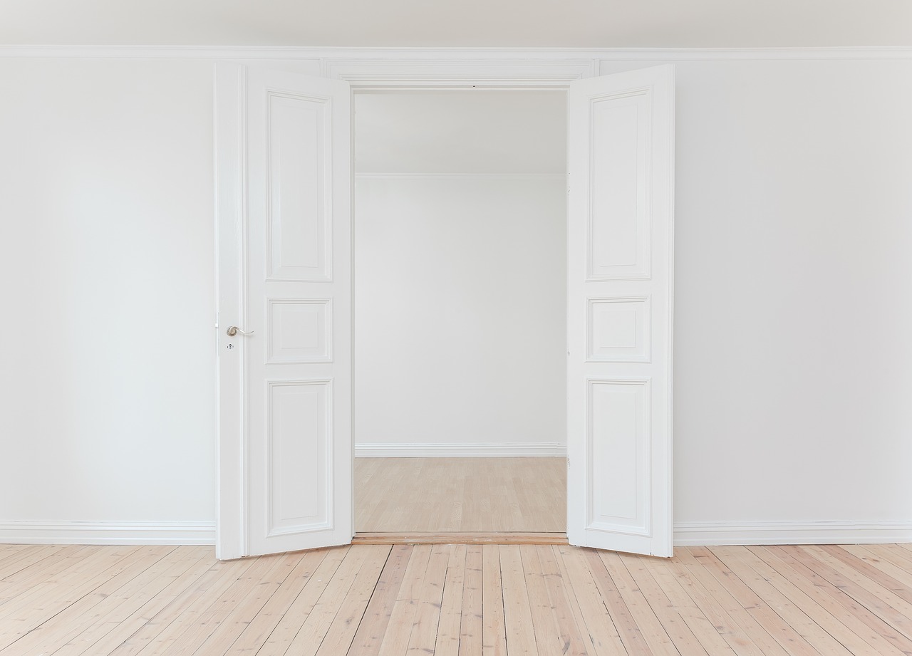 Image - interior indoor white wall open