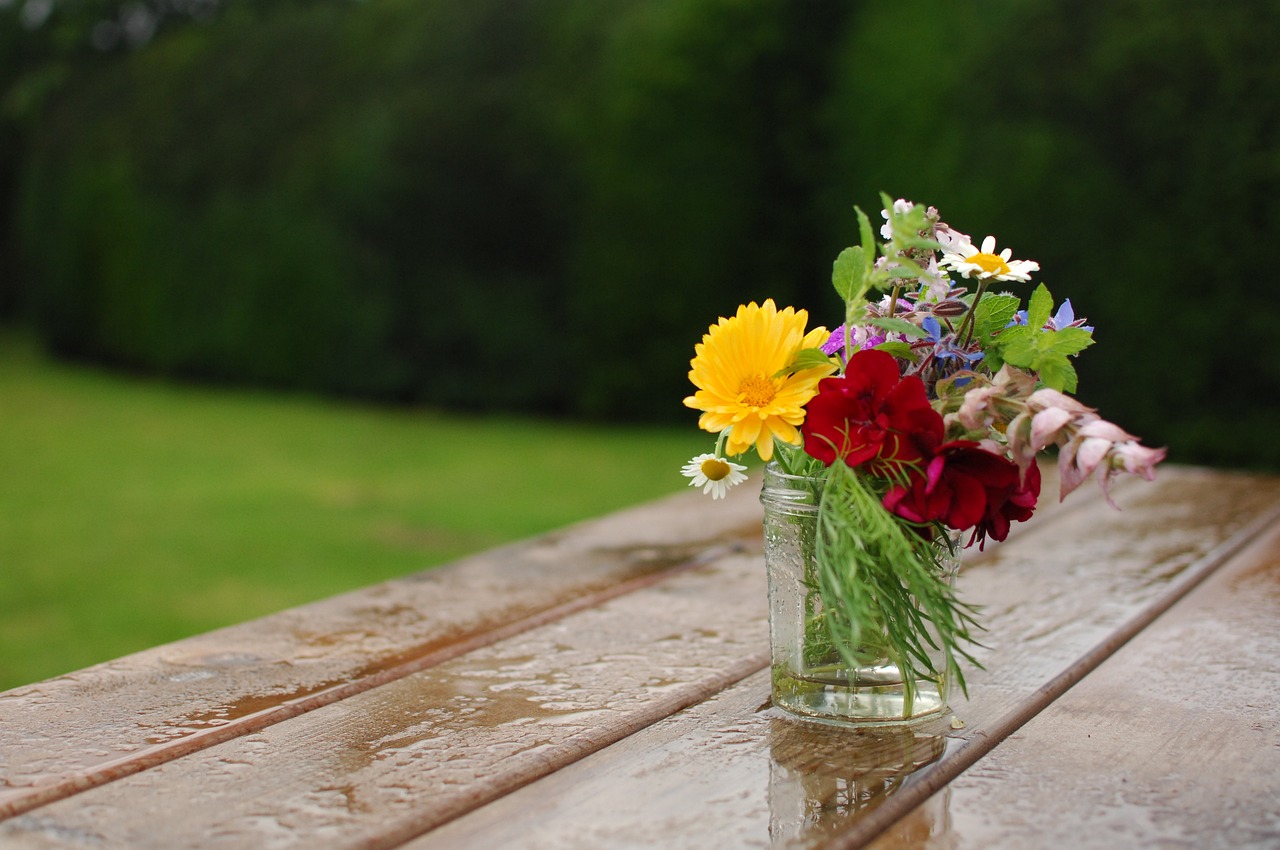 Image - wooden table water rain colorful