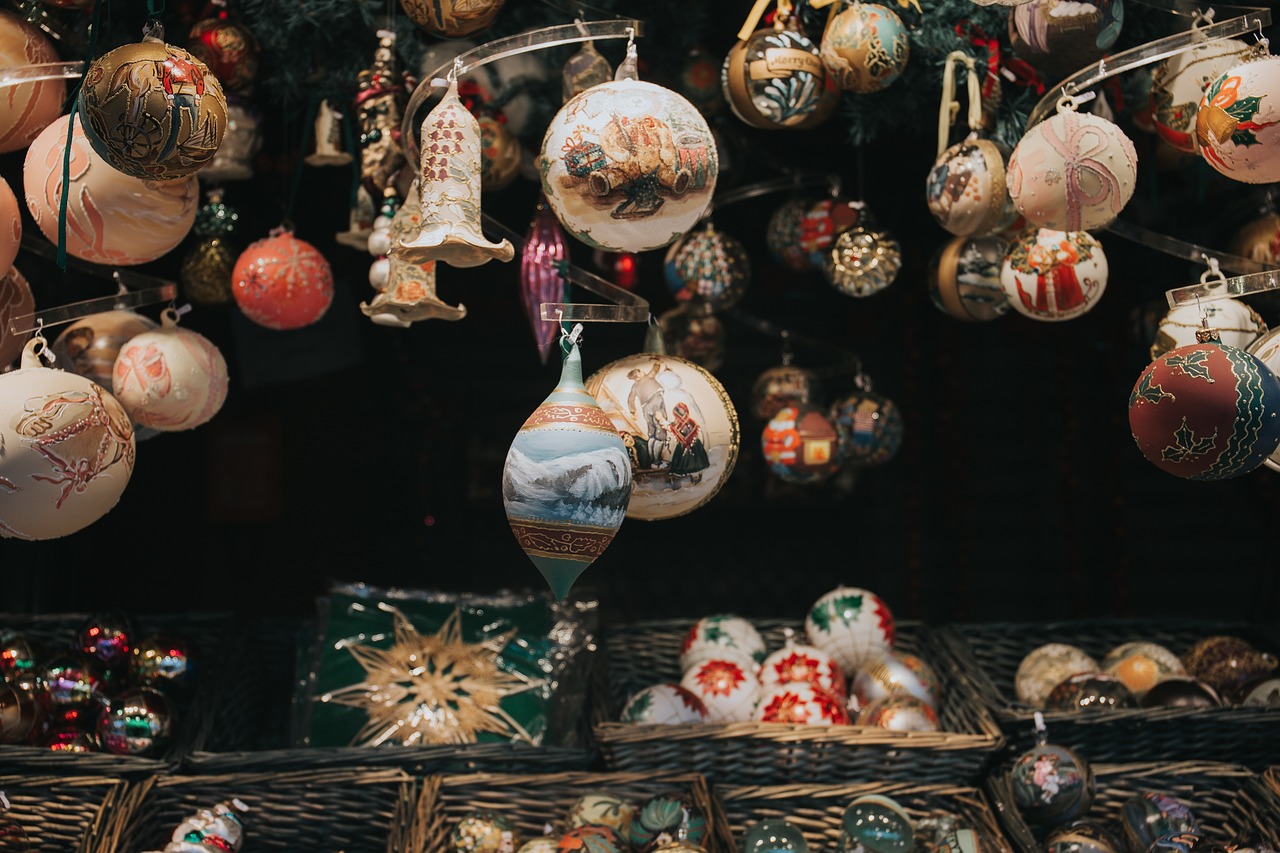 Image - christmas ball ornament basket