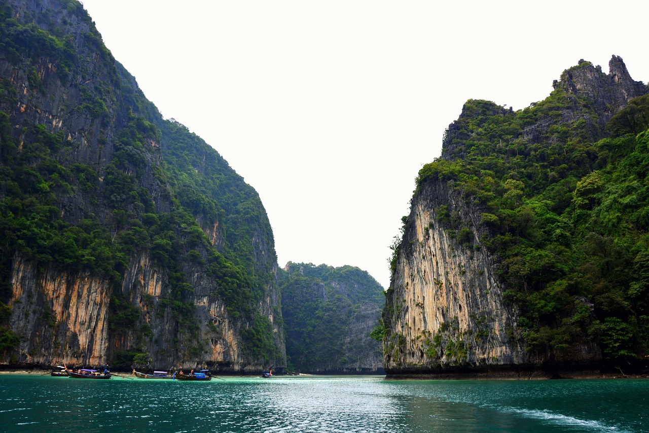 Image - lake water boat sailing green