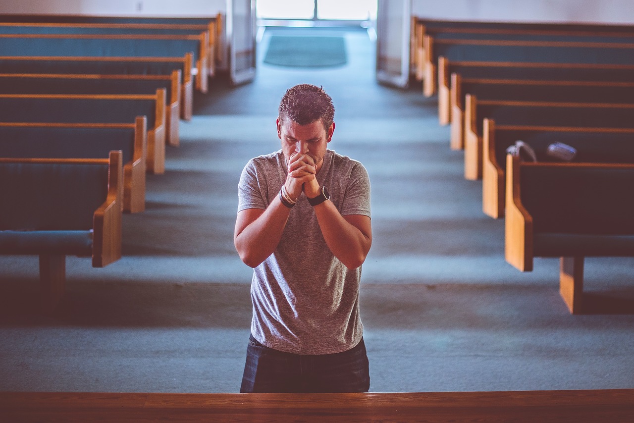 Image - people man alone praying kneel