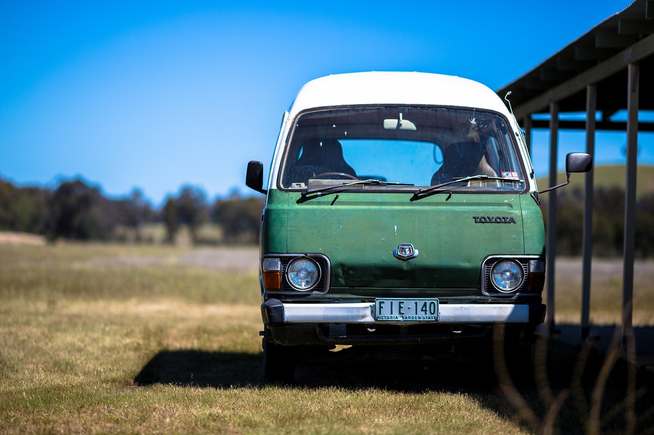 Image - car van sunny day green grass