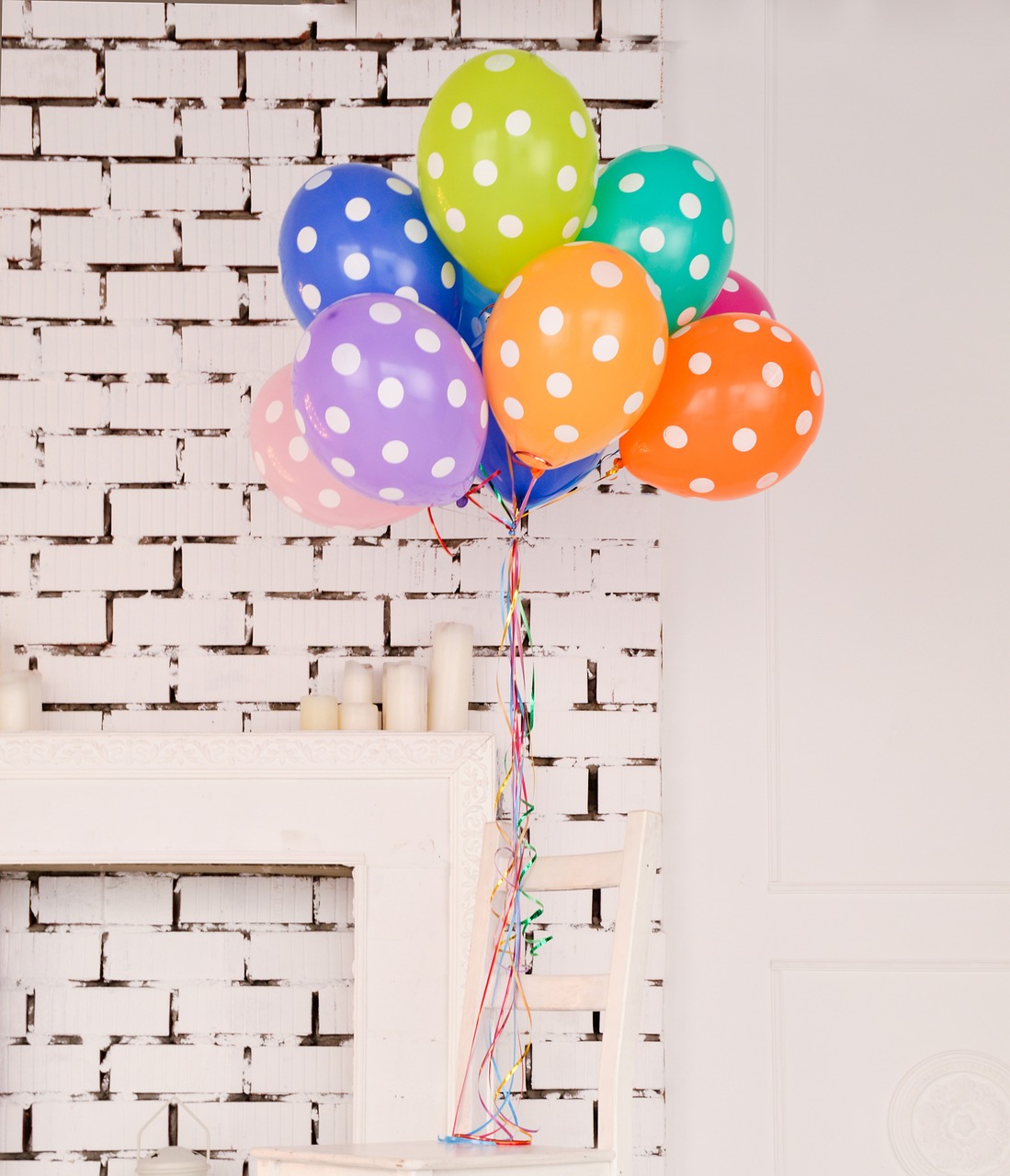 Image - wall inside door table candle