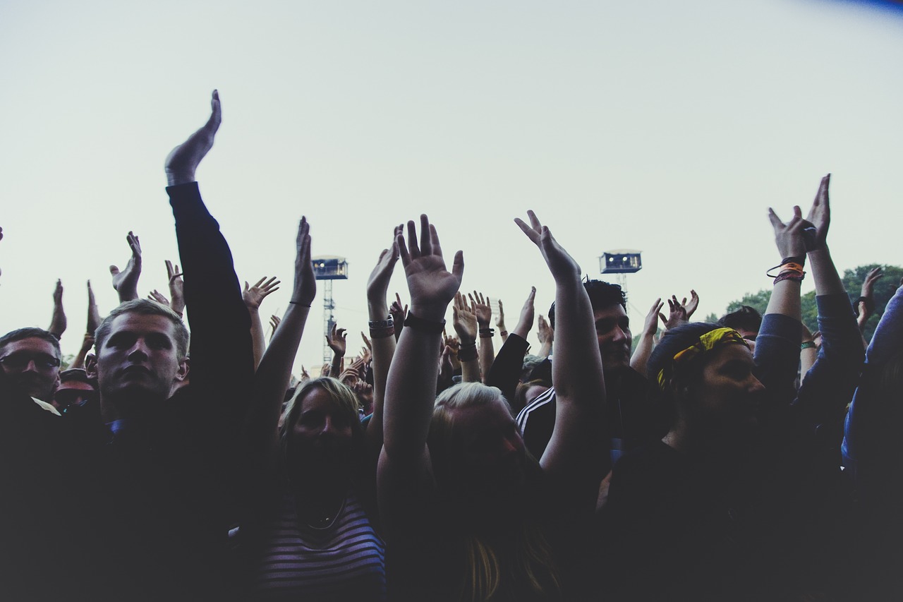 Image - people men women crowd hands