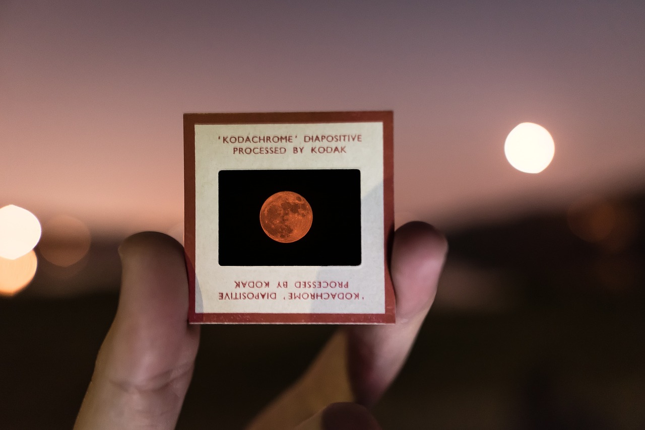 Image - hand finger sky moon bright blur