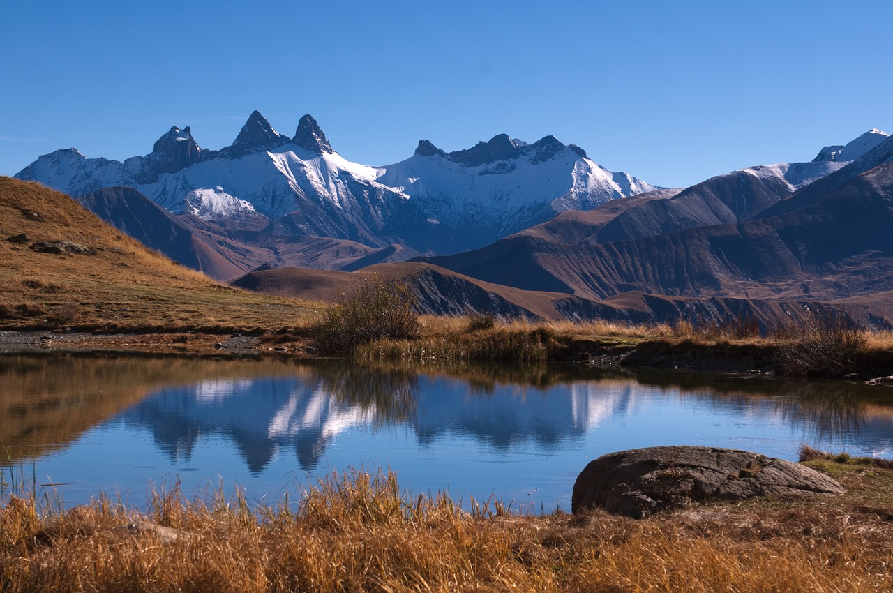 Image - mountain highland grass landscape