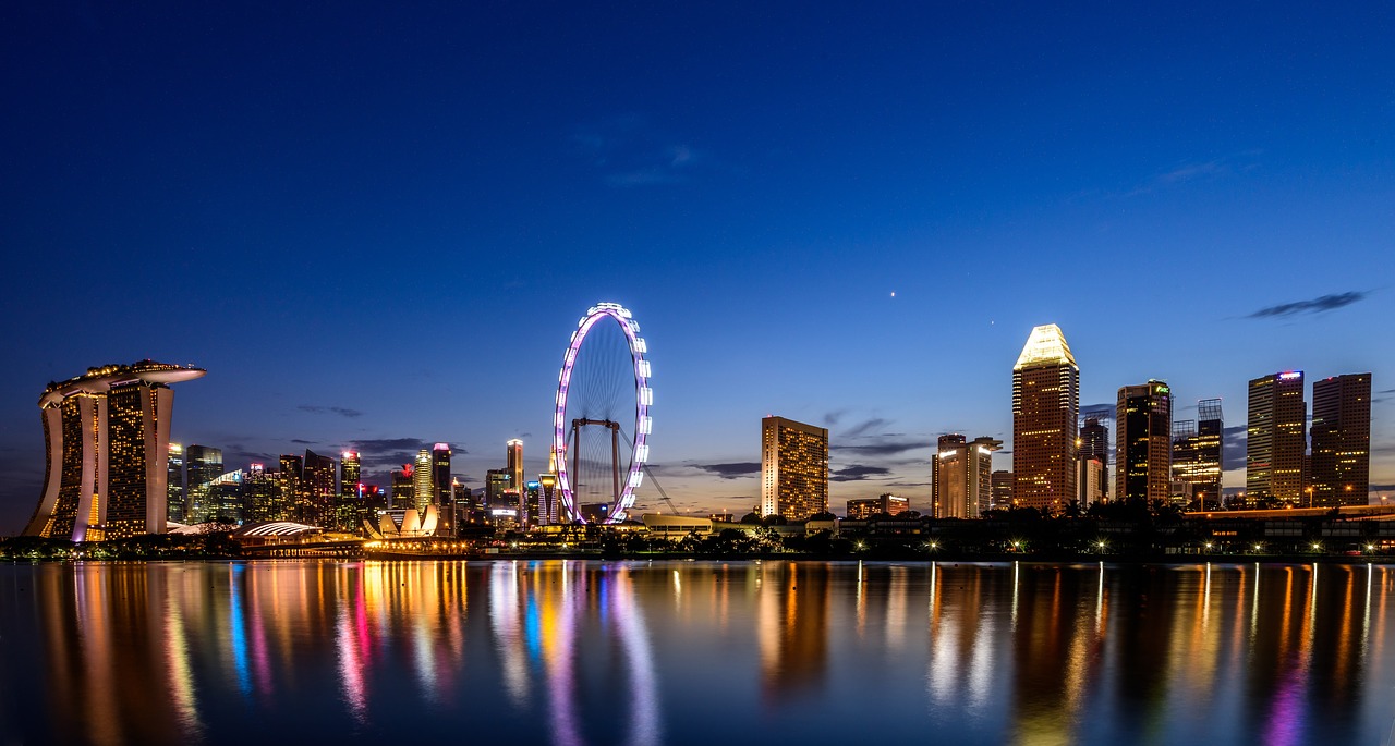 Image - blue sky water reflection city