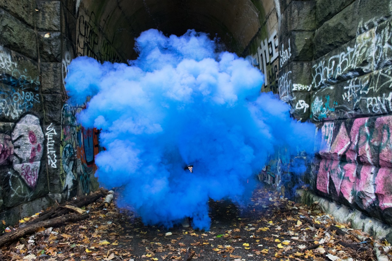 Image - wall tunnel blue smoke graffiti