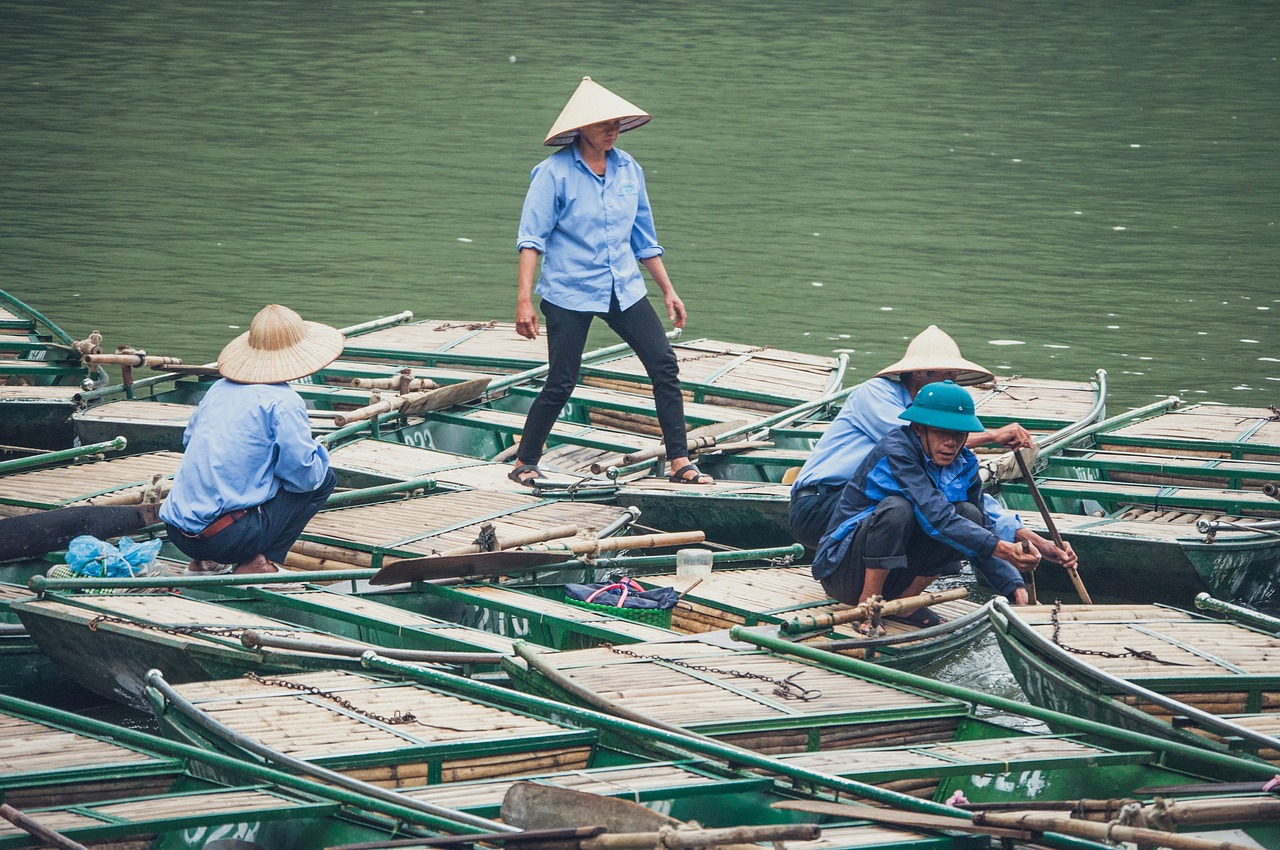 Image - people men hat boat paddle sea