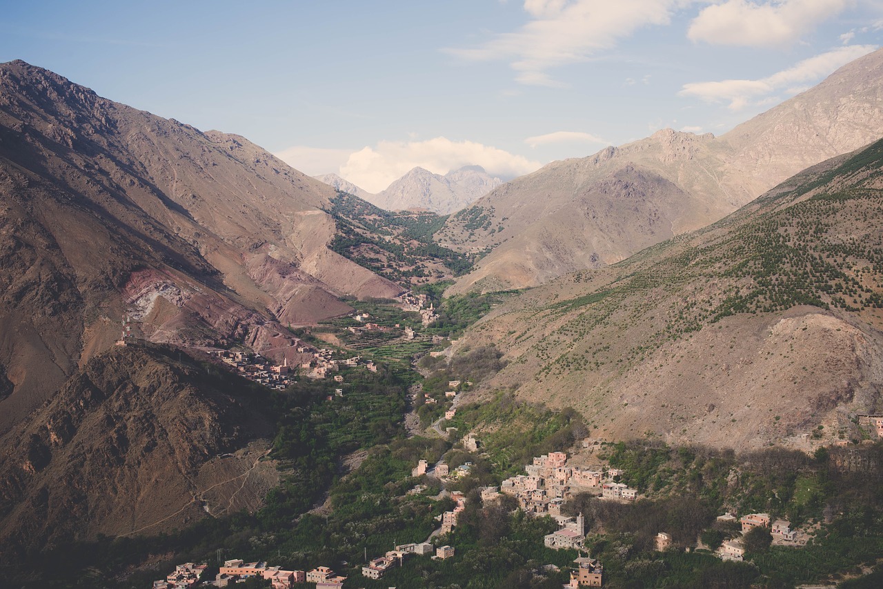 Image - mountain highland houses building