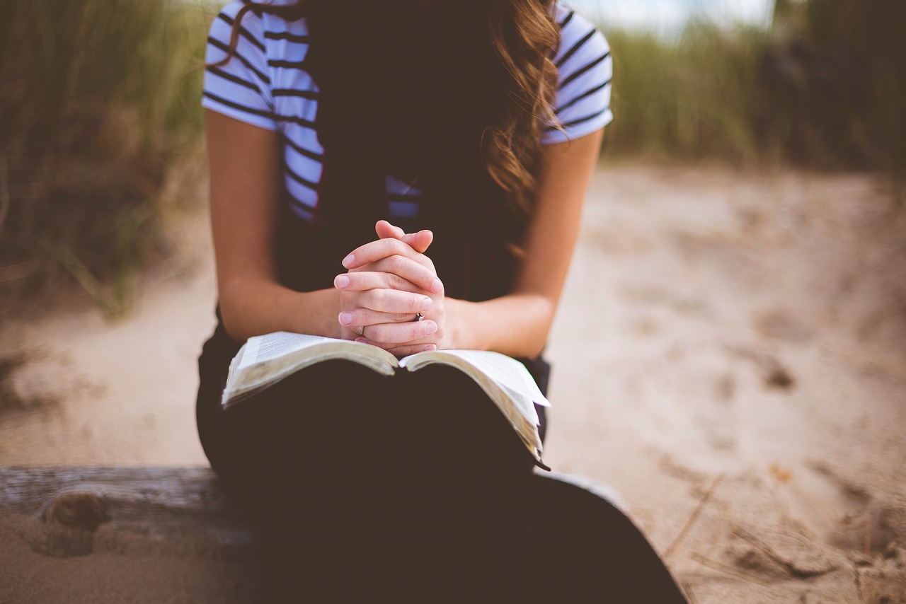 Image - people girl alone sitting wood