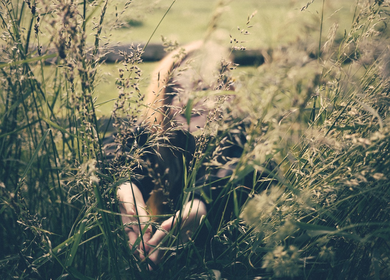 Image - people kid child girl play grass