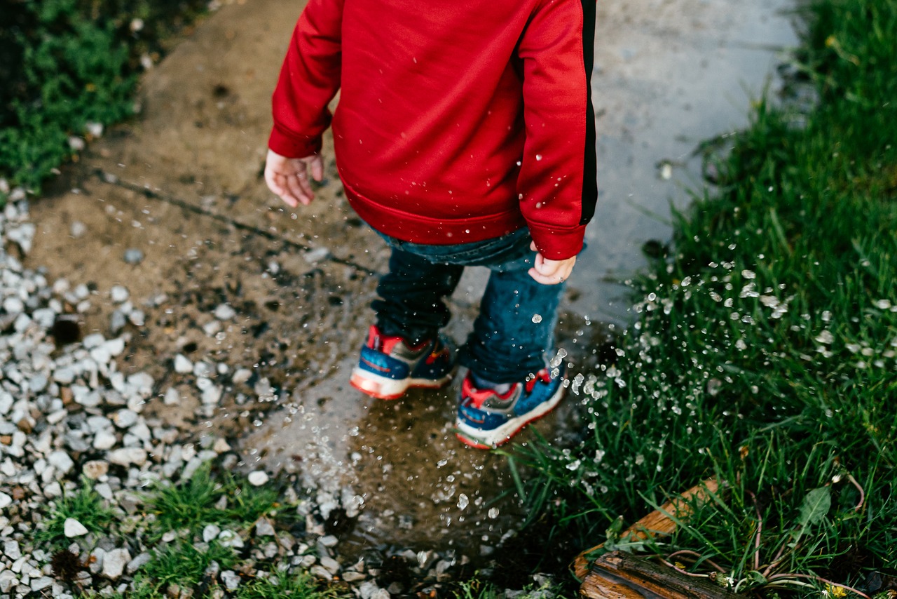 Image - people child splash rain grass