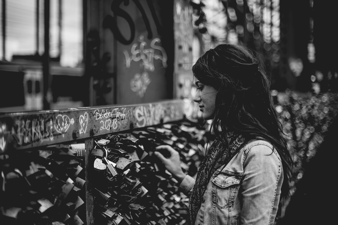 Image - girl beauty alone people locks